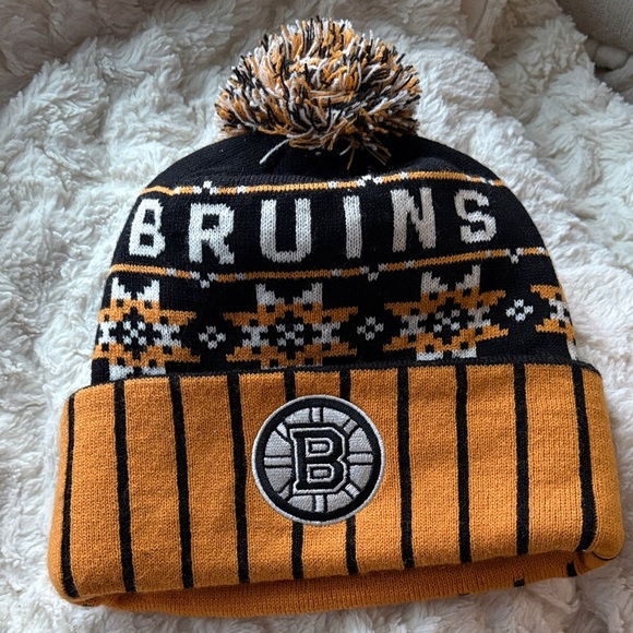 Other - NHL Boston Bruins Winter Hat Knit Beanie with Pom Pom NWOT